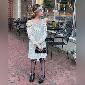 EUC girls 10-sequin and beaded tassels 1920s Mini Dress with feather cap sleeves